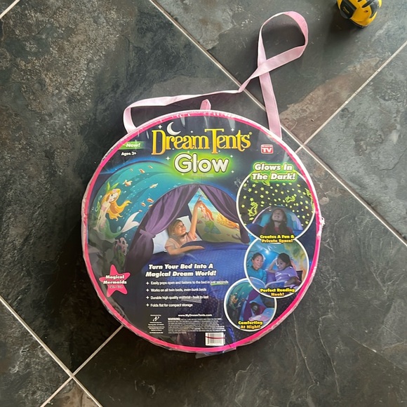 Dream Tents Glow Mermaid bed tent - Picture 1 of 10